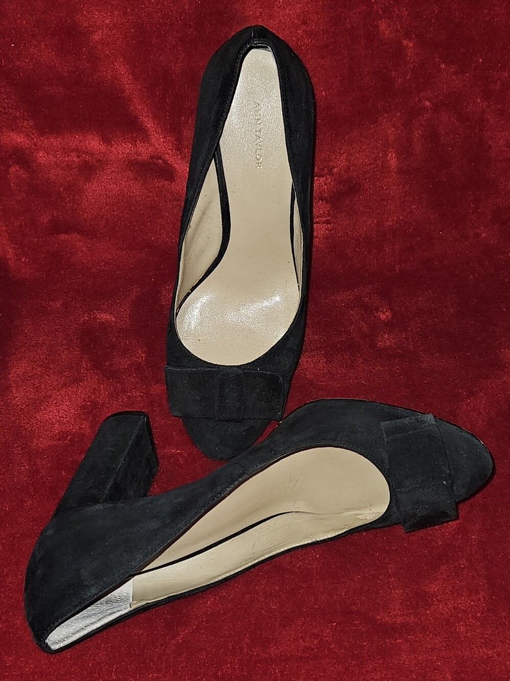 Ann Taylor Black Suede Pump w/Block Heel & Bow Accent - Size 8.5